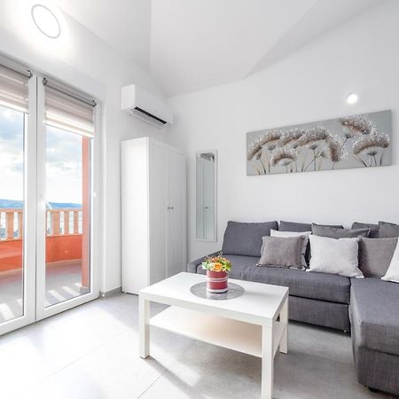 Apartments Matea Duće Екстериор снимка