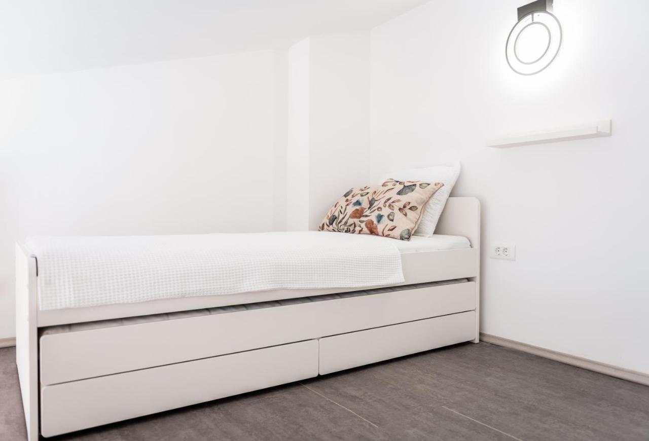 Apartments Matea Duće Екстериор снимка